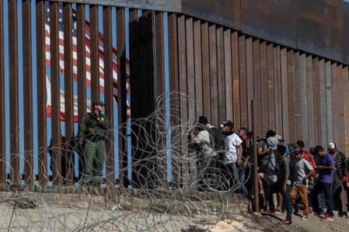 بایدن و رئیس جمهور مکزیک درباره بحران مهاجرت مصاحبه کردند
