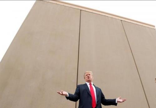 پنتاگون 2.2 میلیارد دلار بودجه ساخت دیوار مرزی مکزیک را به پروژه های نظامی بازگرداند