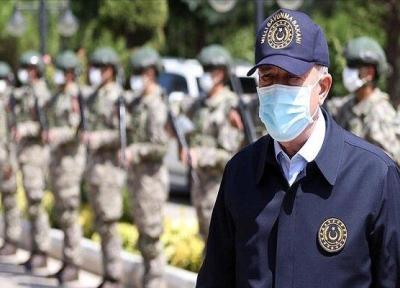 تور ترکیه: وزیر دفاع ترکیه از منطقه مرزی با ایران بازدید کرد