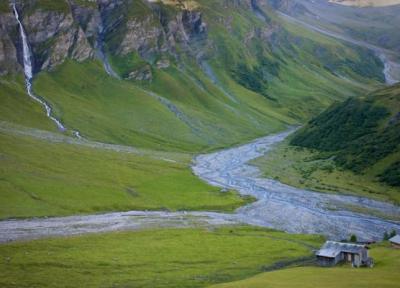 دره سافیان؛ افتتاح نمایشگاه هنری در کوهستان آلپ سوئیس